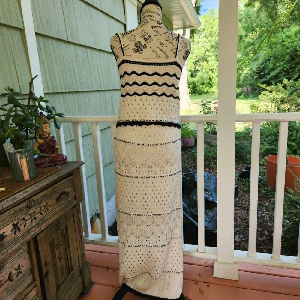Olive+Oak Knit Natural and Black Maxi Skirt and Camisole Tank Top. Large. - Picture 4 of 8